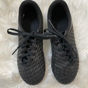 Nike Soccer Cleats 2Y